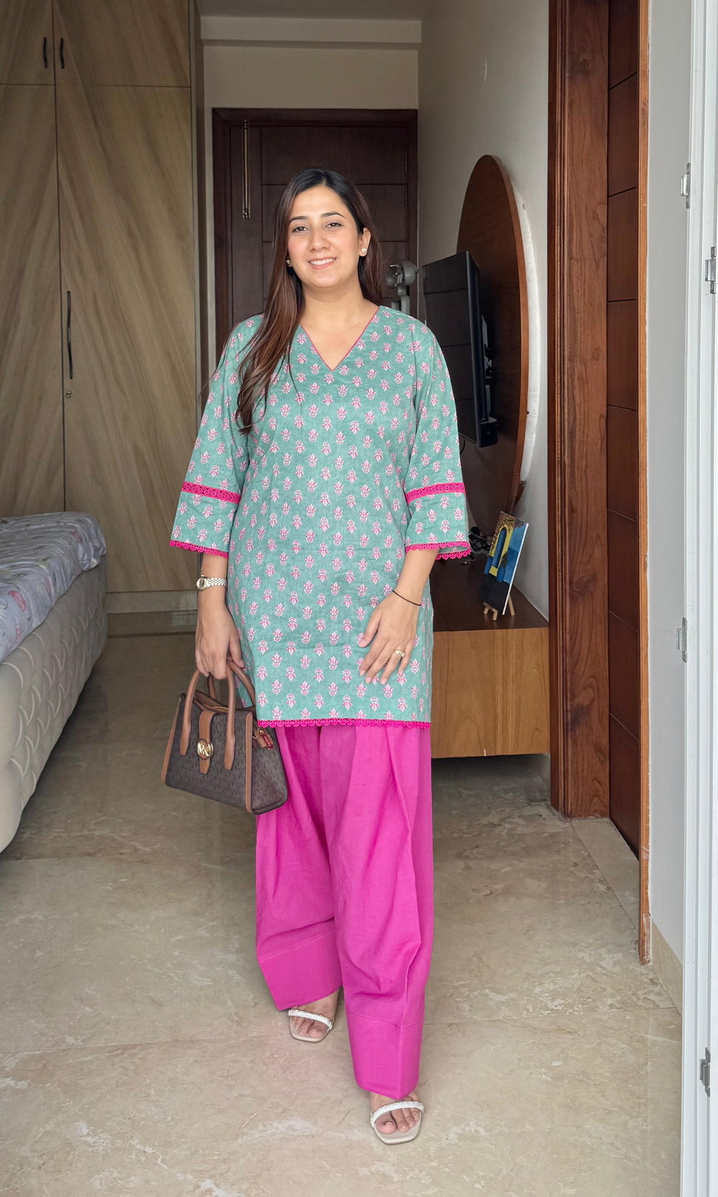 Jungle green kurta with pink farsi salwar