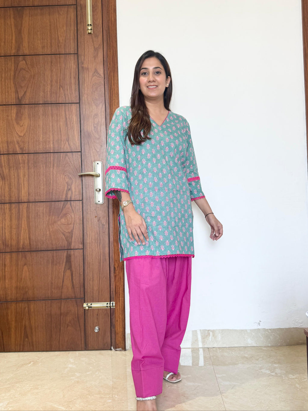 Jungle green kurta with pink farsi salwar