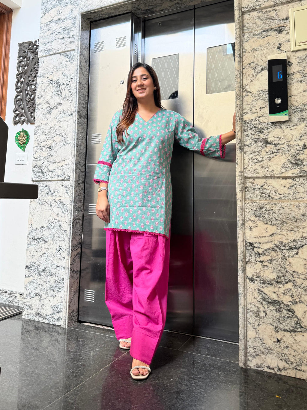 Jungle green kurta with pink farsi salwar