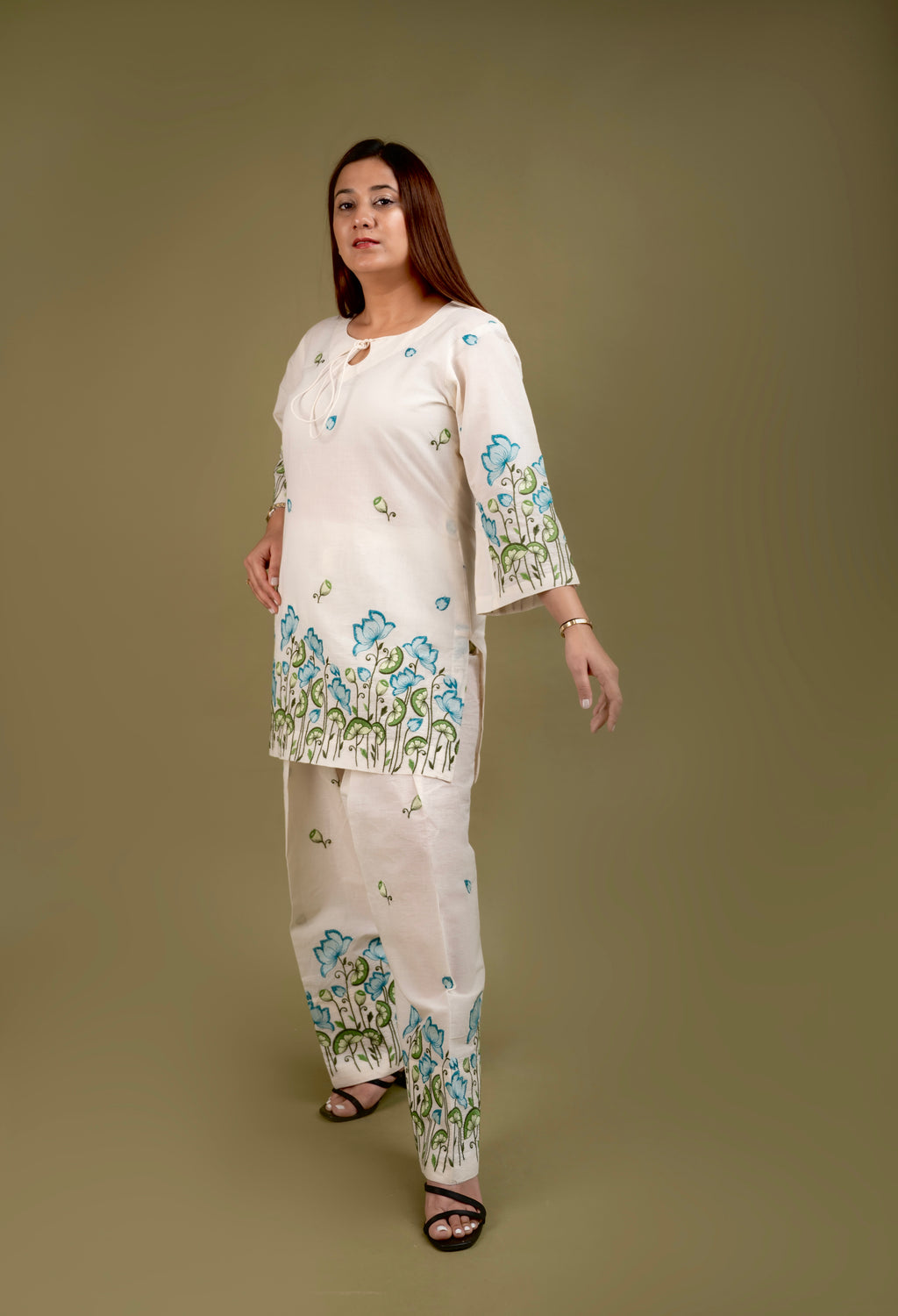 Blue flower Embroided Set