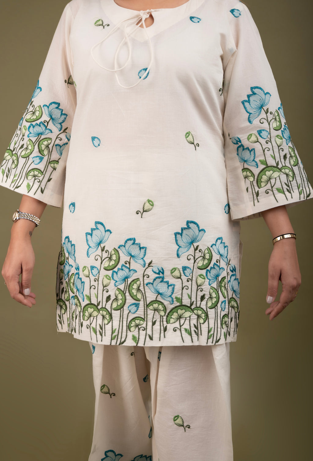 Blue flower Embroided Set